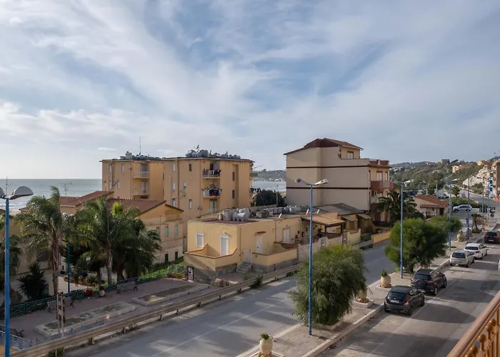La Rosa Dei Venti, 2 * Porto Empedocle